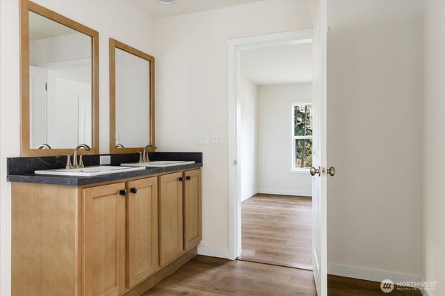 4261 Northgate Drive, Oak Harbor, WA 98277