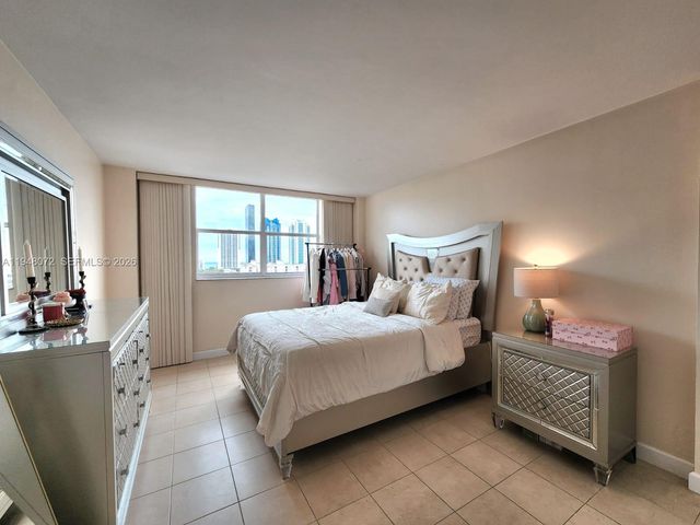 290 174th St 1217, Sunny Isles Beach, FL 33160