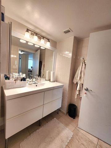 290 174th St 1217, Sunny Isles Beach, FL 33160