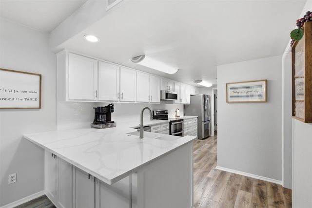 2923 Shady Knoll Lane, Bedford, TX 76021