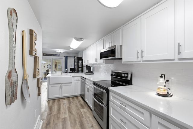 2923 Shady Knoll Lane, Bedford, TX 76021