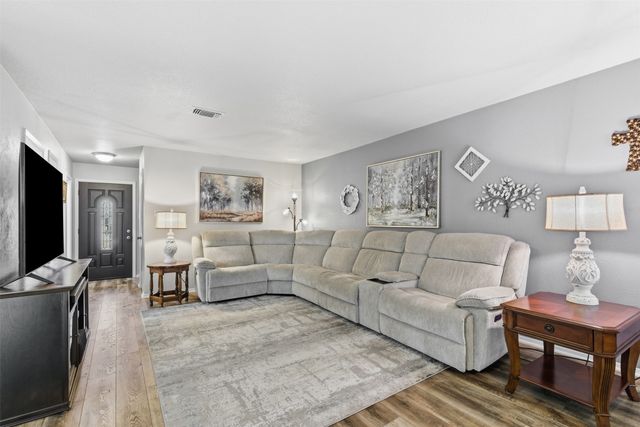 2923 Shady Knoll Lane, Bedford, TX 76021