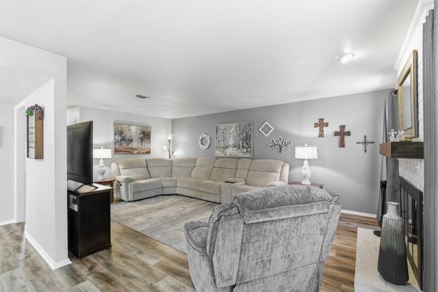 2923 Shady Knoll Lane, Bedford, TX 76021