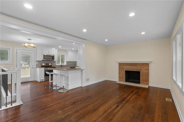 7332 Parallel Parkway, Kansas City, KS 66112