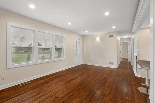 7332 Parallel Parkway, Kansas City, KS 66112