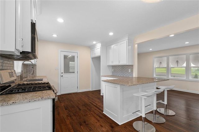 7332 Parallel Parkway, Kansas City, KS 66112