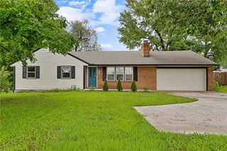 7332 Parallel Parkway, Kansas City, KS 66112