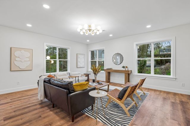 1104 McFerrin Ave, Nashville, TN 37206