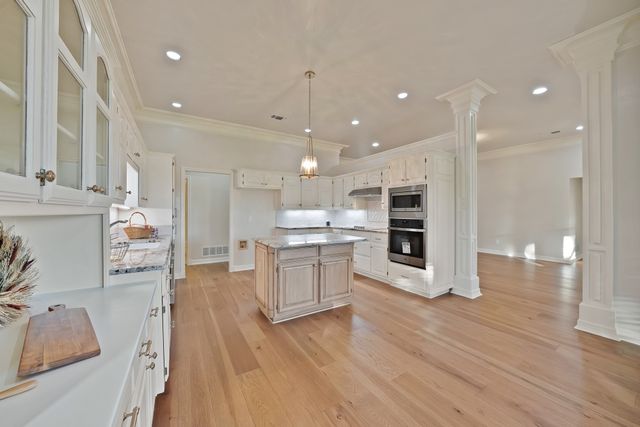 919 Riviera Drive, Mansfield, TX 76063