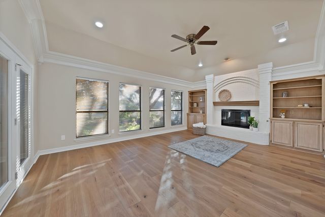 919 Riviera Drive, Mansfield, TX 76063