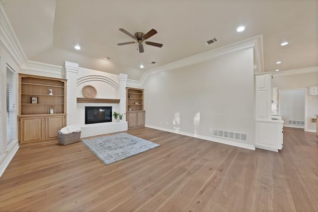 919 Riviera Drive, Mansfield, TX 76063