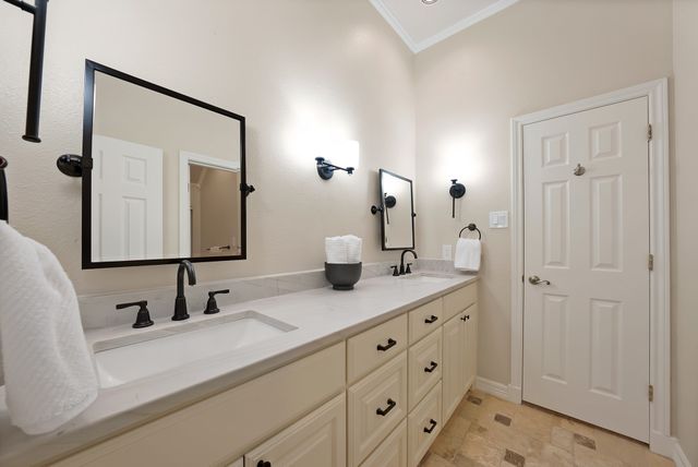 919 Riviera Drive, Mansfield, TX 76063