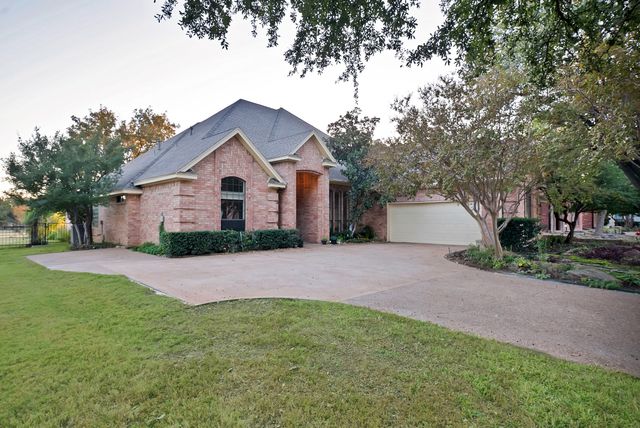 919 Riviera Drive, Mansfield, TX 76063