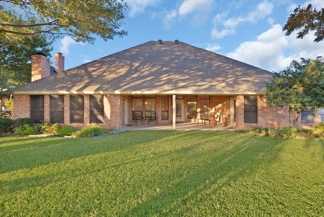 919 Riviera Drive, Mansfield, TX 76063