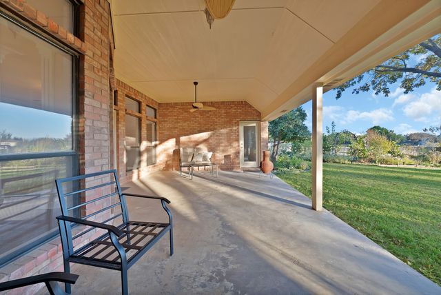 919 Riviera Drive, Mansfield, TX 76063