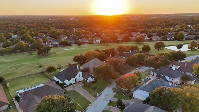 919 Riviera Drive, Mansfield, TX 76063