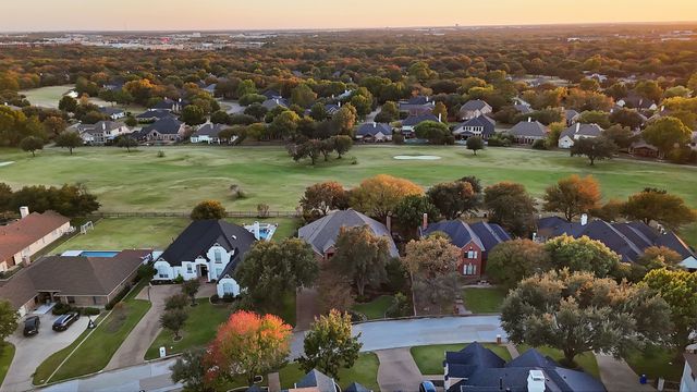 919 Riviera Drive, Mansfield, TX 76063