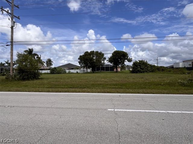 2847 Embers PKWY W, Cape Coral, FL 33993