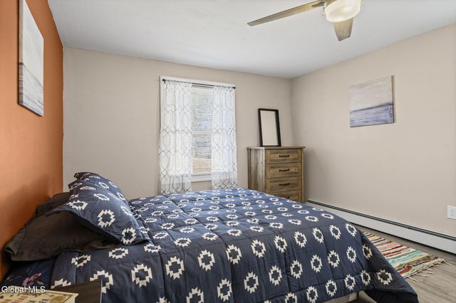 10 Juracka Parkway, Rotterdam, NY 12306