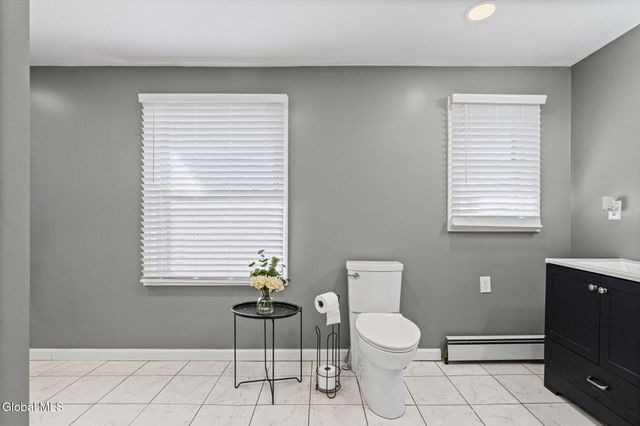 10 Juracka Parkway, Rotterdam, NY 12306