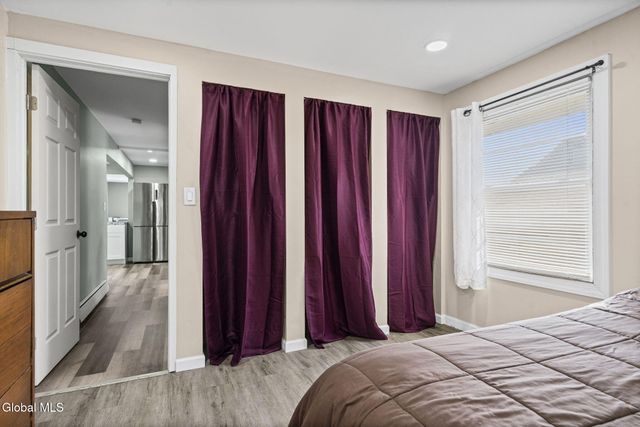 10 Juracka Parkway, Rotterdam, NY 12306