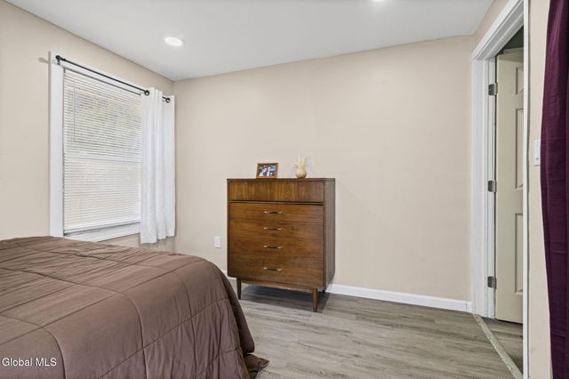 10 Juracka Parkway, Rotterdam, NY 12306