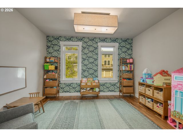 3546 Sw ARNOLD St, Portland, OR 97219