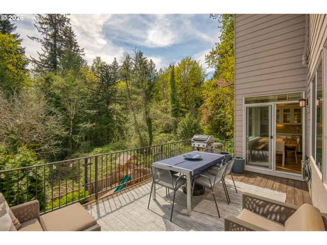 3546 Sw ARNOLD St, Portland, OR 97219