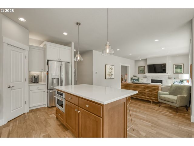 3546 Sw ARNOLD St, Portland, OR 97219