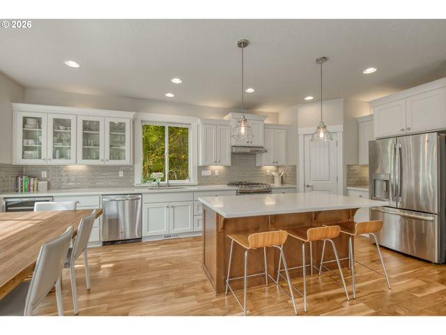 3546 Sw ARNOLD St, Portland, OR 97219