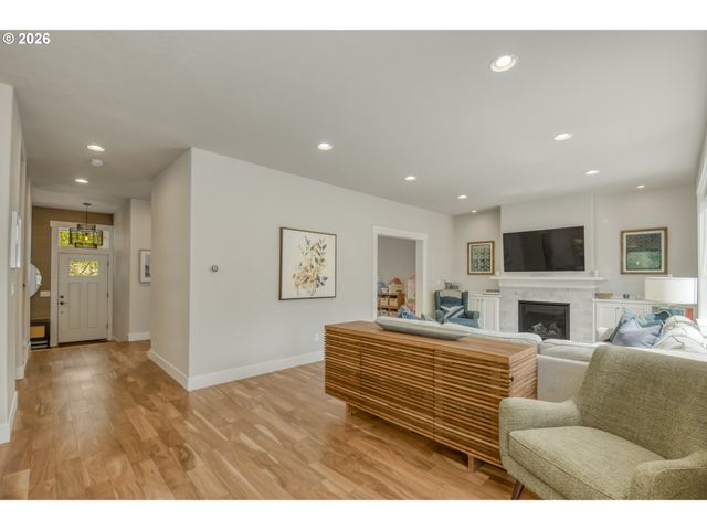 3546 Sw ARNOLD St, Portland, OR 97219