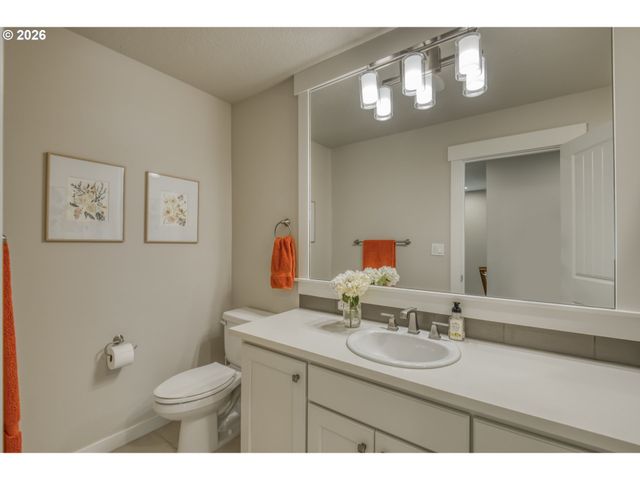 3546 Sw ARNOLD St, Portland, OR 97219