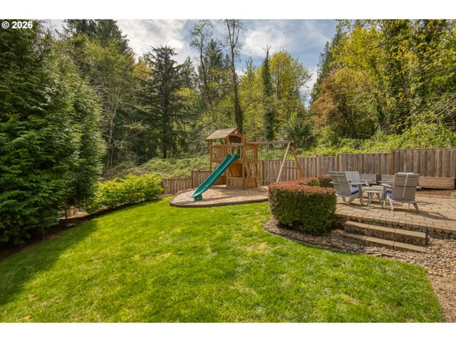 3546 Sw ARNOLD St, Portland, OR 97219