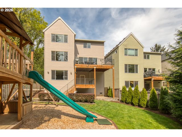 3546 Sw ARNOLD St, Portland, OR 97219