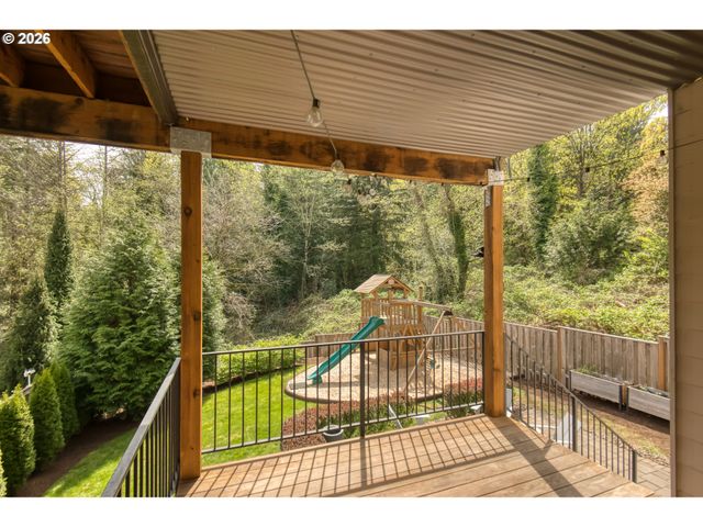 3546 Sw ARNOLD St, Portland, OR 97219