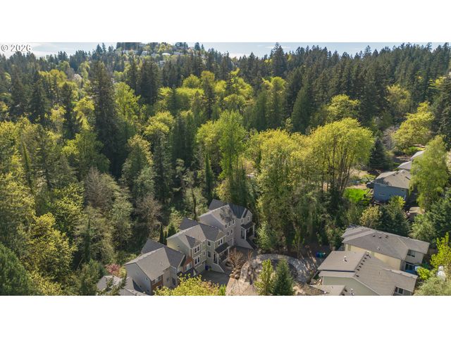 3546 Sw ARNOLD St, Portland, OR 97219