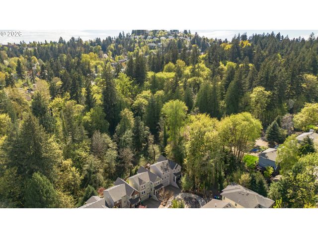 3546 Sw ARNOLD St, Portland, OR 97219