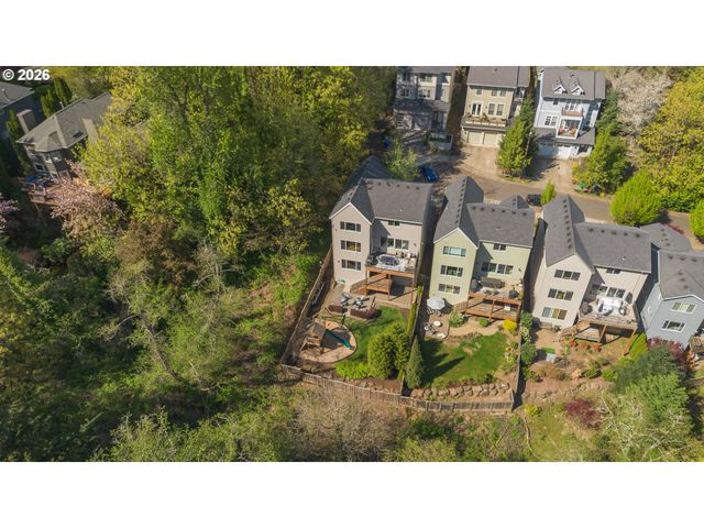 3546 Sw ARNOLD St, Portland, OR 97219