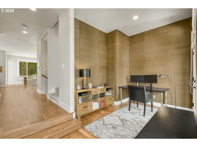 3546 Sw ARNOLD St, Portland, OR 97219