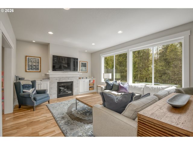 3546 Sw ARNOLD St, Portland, OR 97219