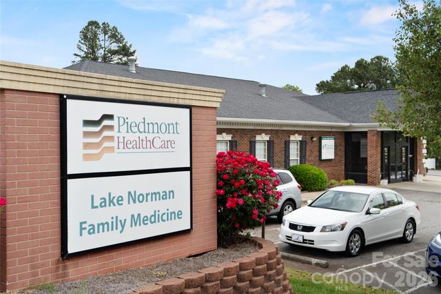 1492 Ardmore Drive, Sherrills Ford, NC 28673