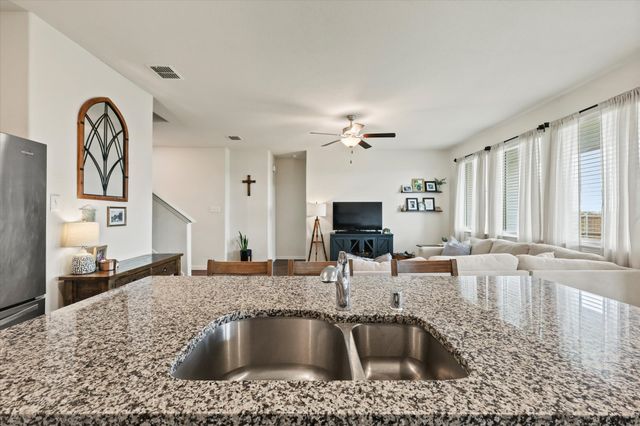 660 Ridgeback Trail, Fort Worth, TX 76052