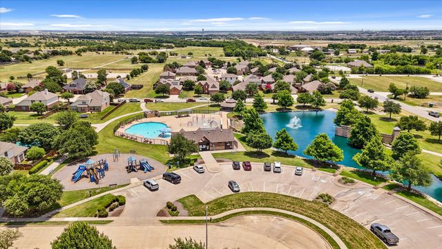 660 Ridgeback Trail, Fort Worth, TX 76052