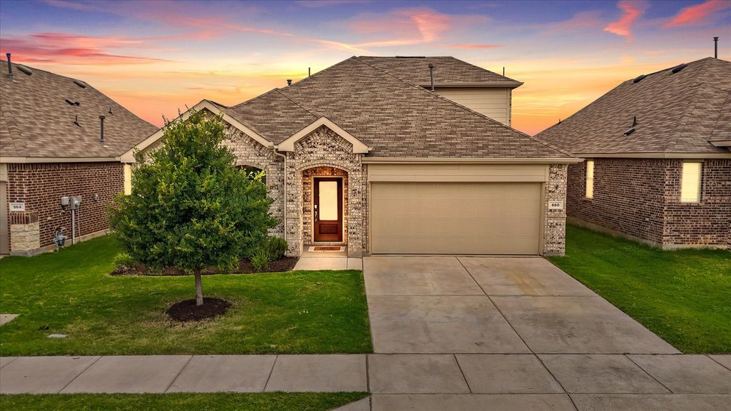 660 Ridgeback Trail, Fort Worth, TX 76052