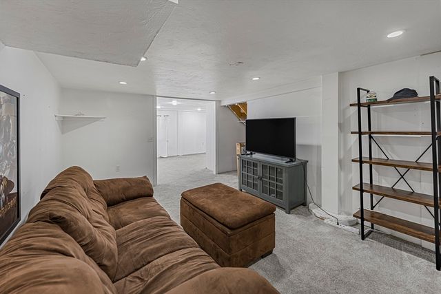 66 Hamilton St 3, Leominster, MA 01453