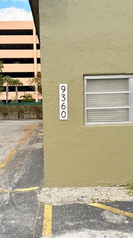 9360 SW 87th Avenue N5, Miami, FL 33176