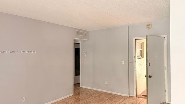 9360 SW 87th Avenue N5, Miami, FL 33176