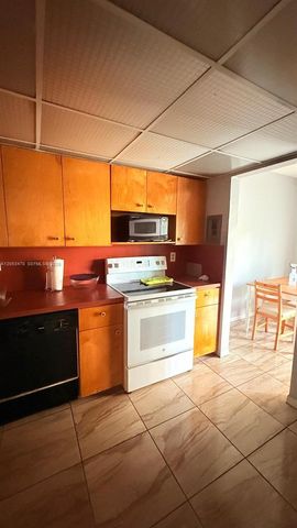 9360 SW 87th Avenue N5, Miami, FL 33176