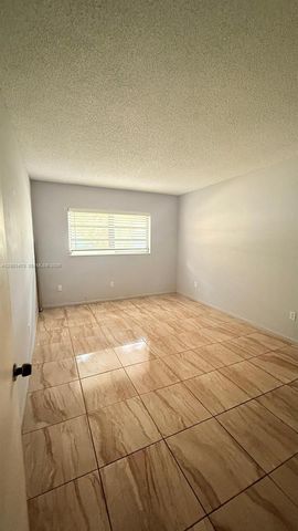 9360 SW 87th Avenue N5, Miami, FL 33176