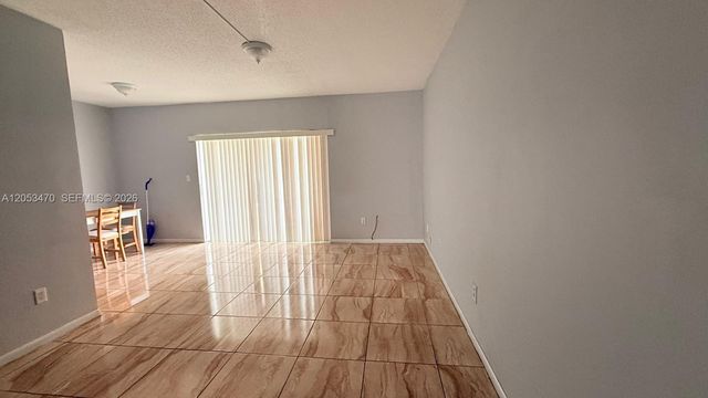 9360 SW 87th Avenue N5, Miami, FL 33176
